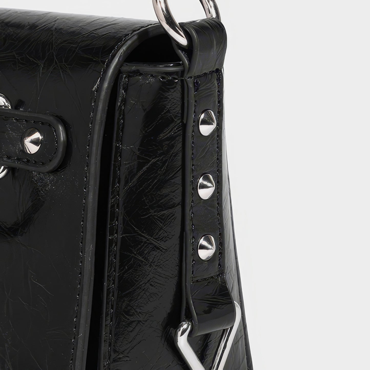 Ring Hardware Chain Handle Shoulder Bag