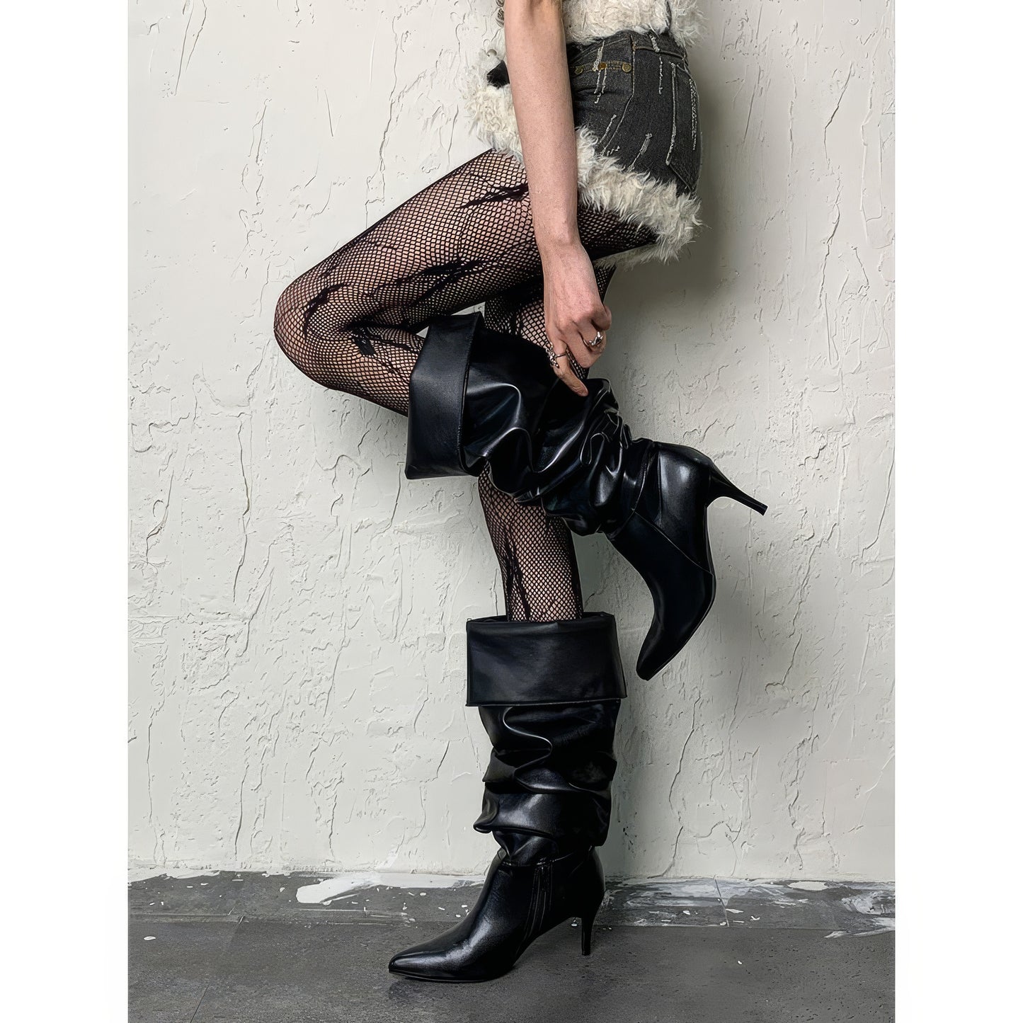 Lightning Pattern Fishnet Tights