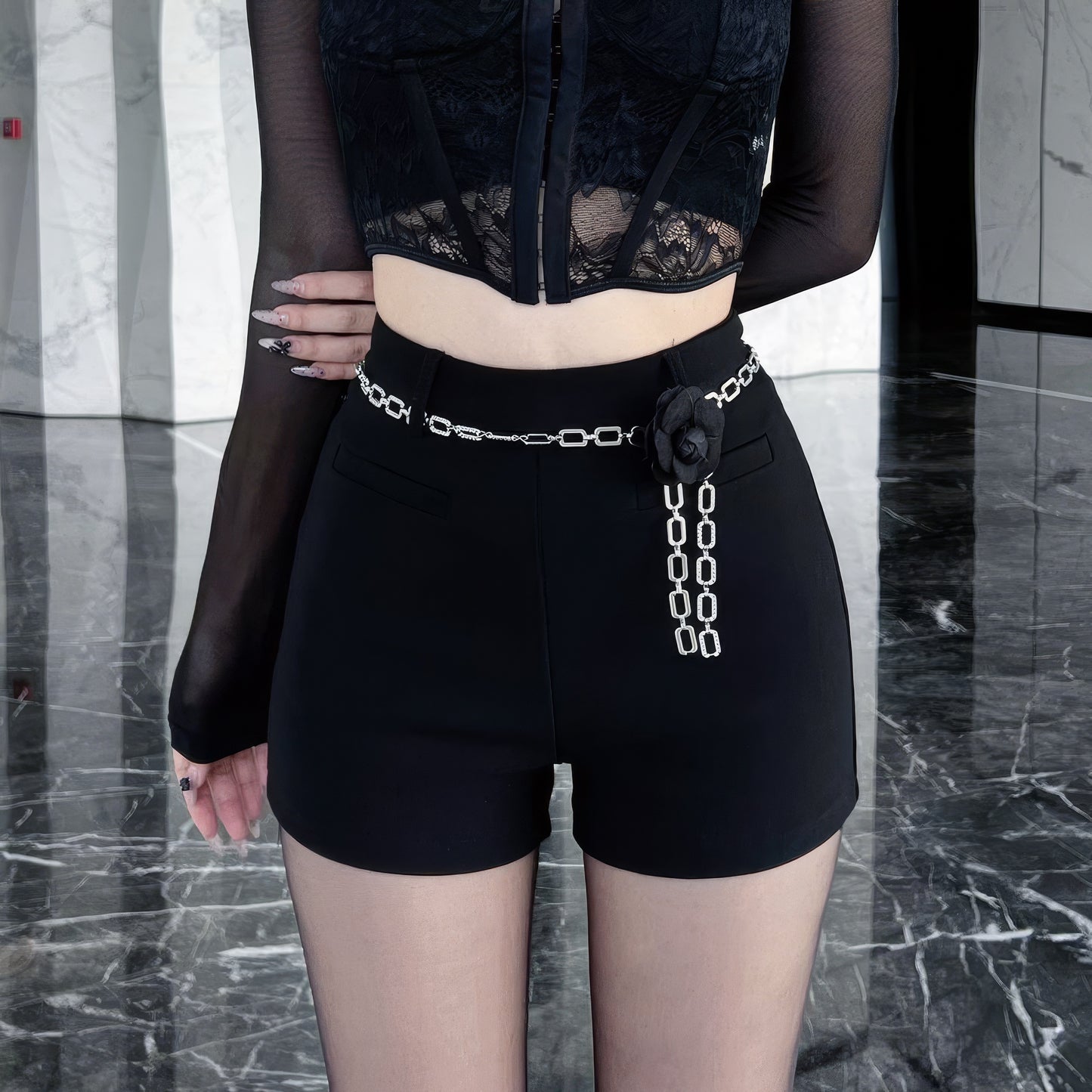 Chain Detail High-Waisted Black Shorts