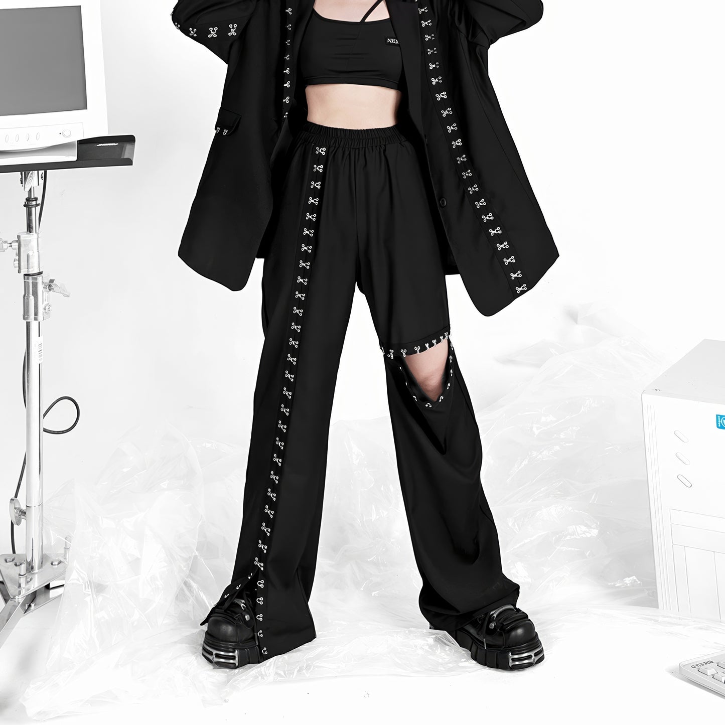 Hook Detail Cutout Wide Leg Pants