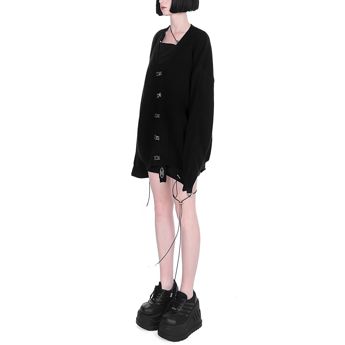 Hook Closure Graphic Back Knit Cardigan