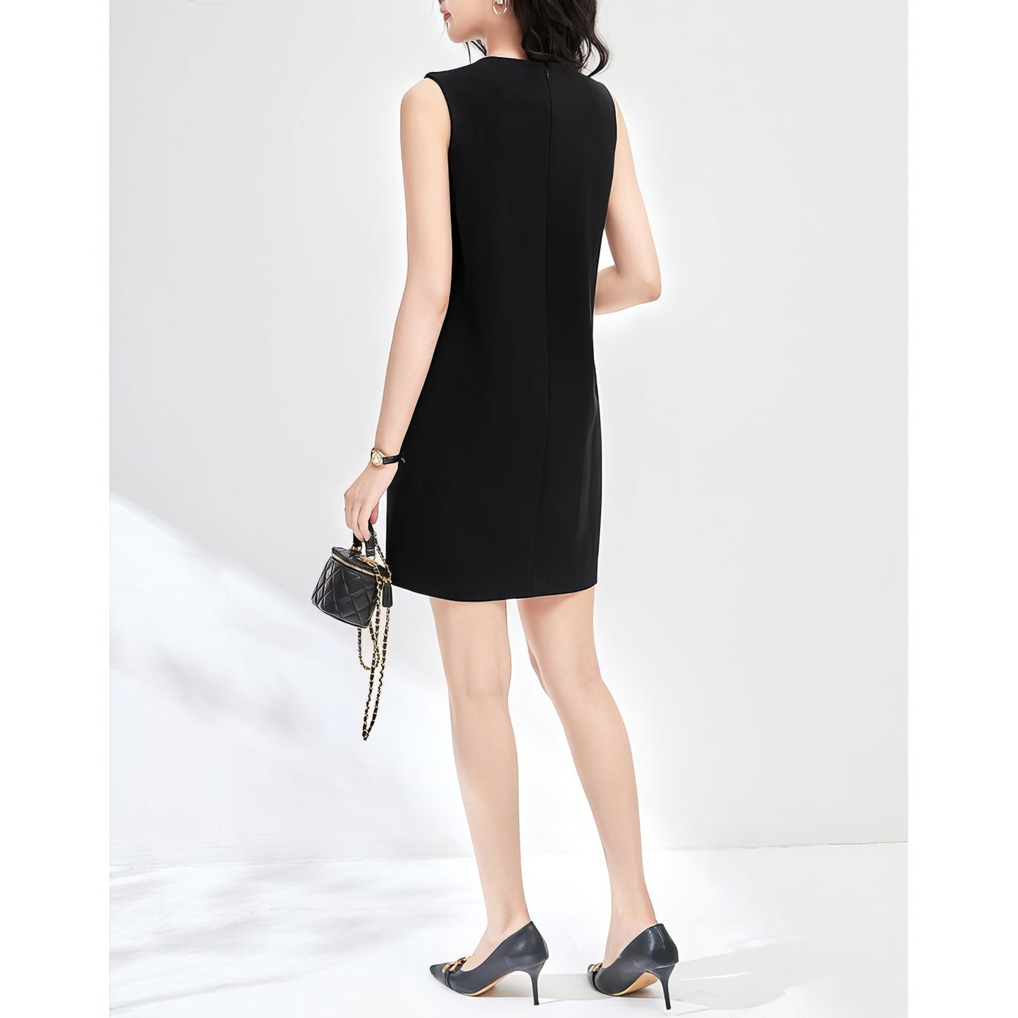 Sleeveless Minimal Black Shift Dress