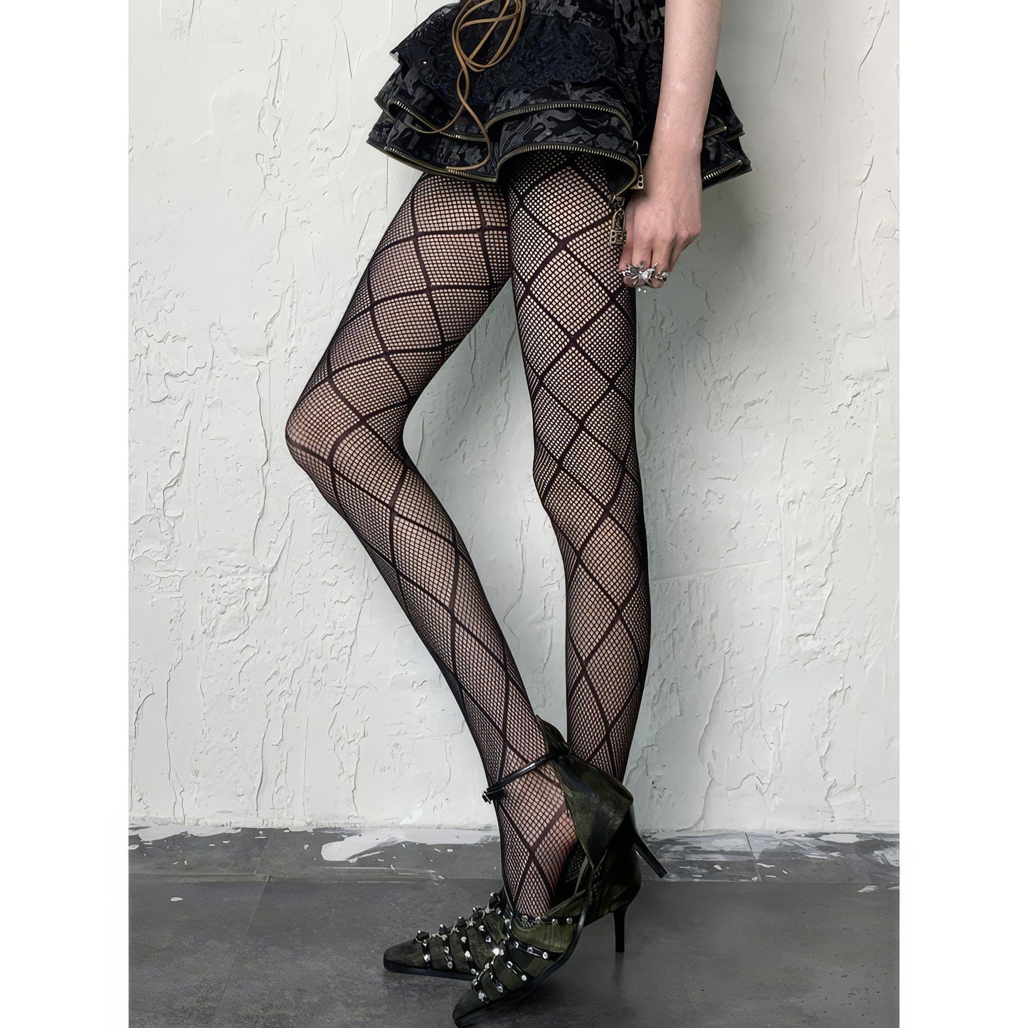 Wide Diamond Fishnet Tights