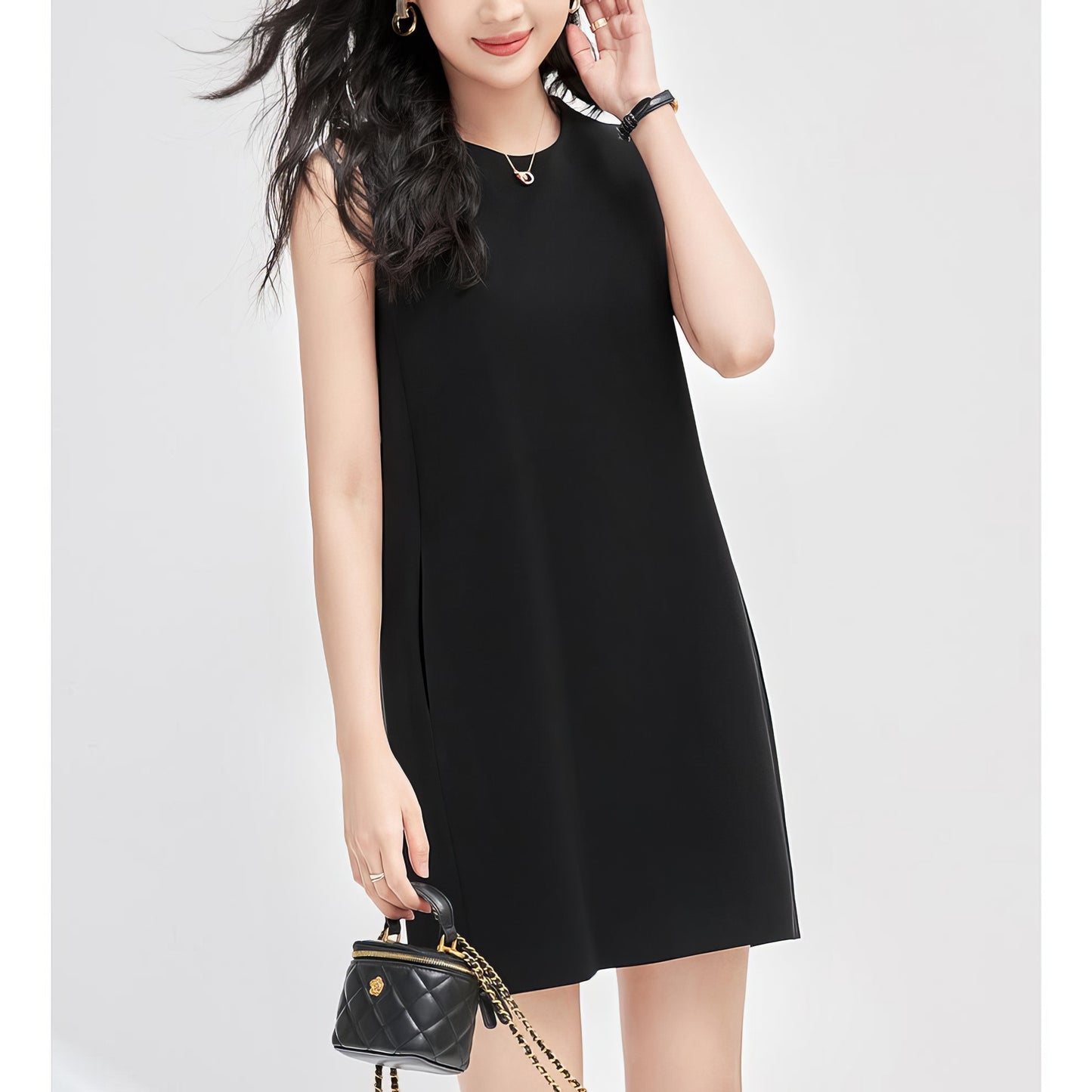 Sleeveless Minimal Black Shift Dress