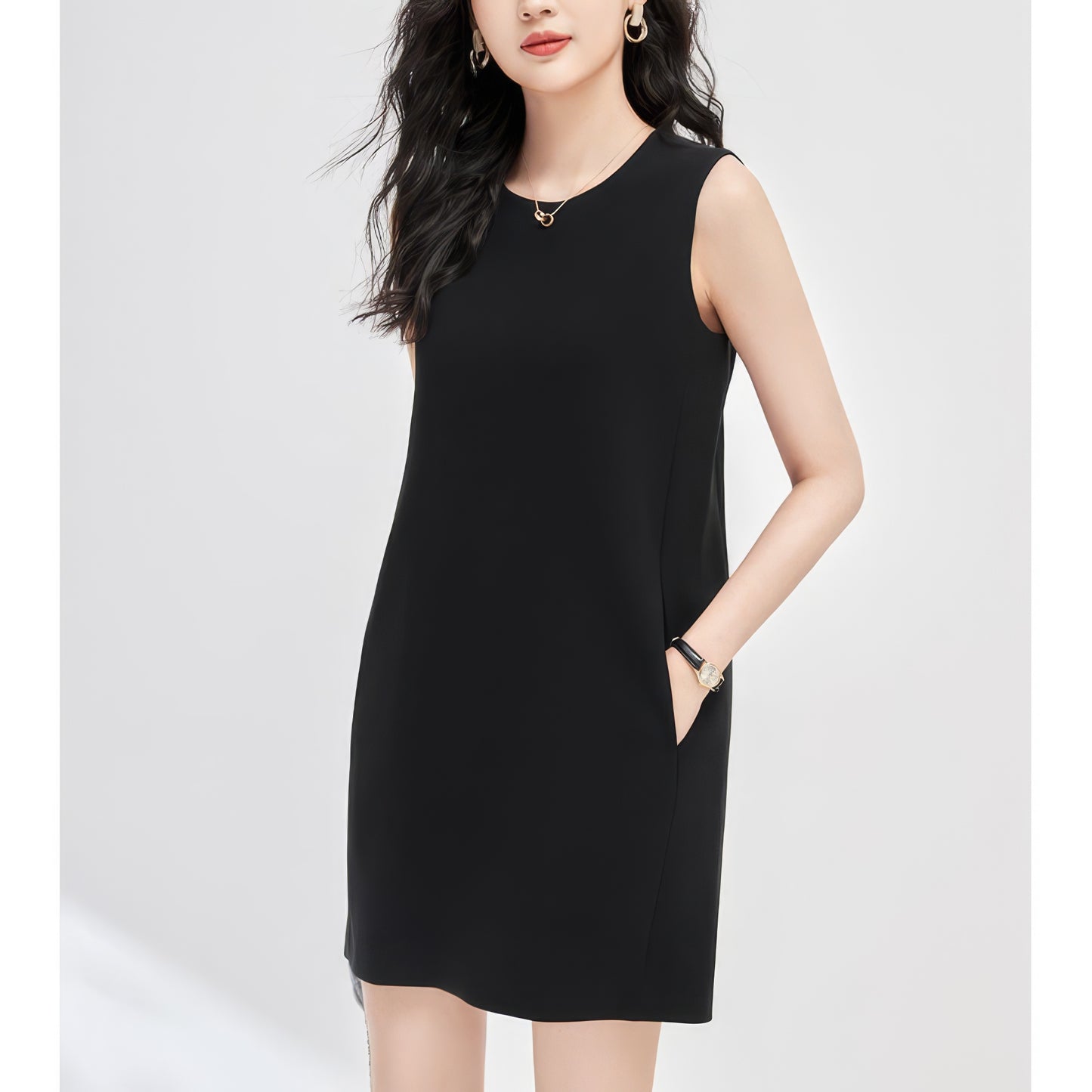 Sleeveless Minimal Black Shift Dress