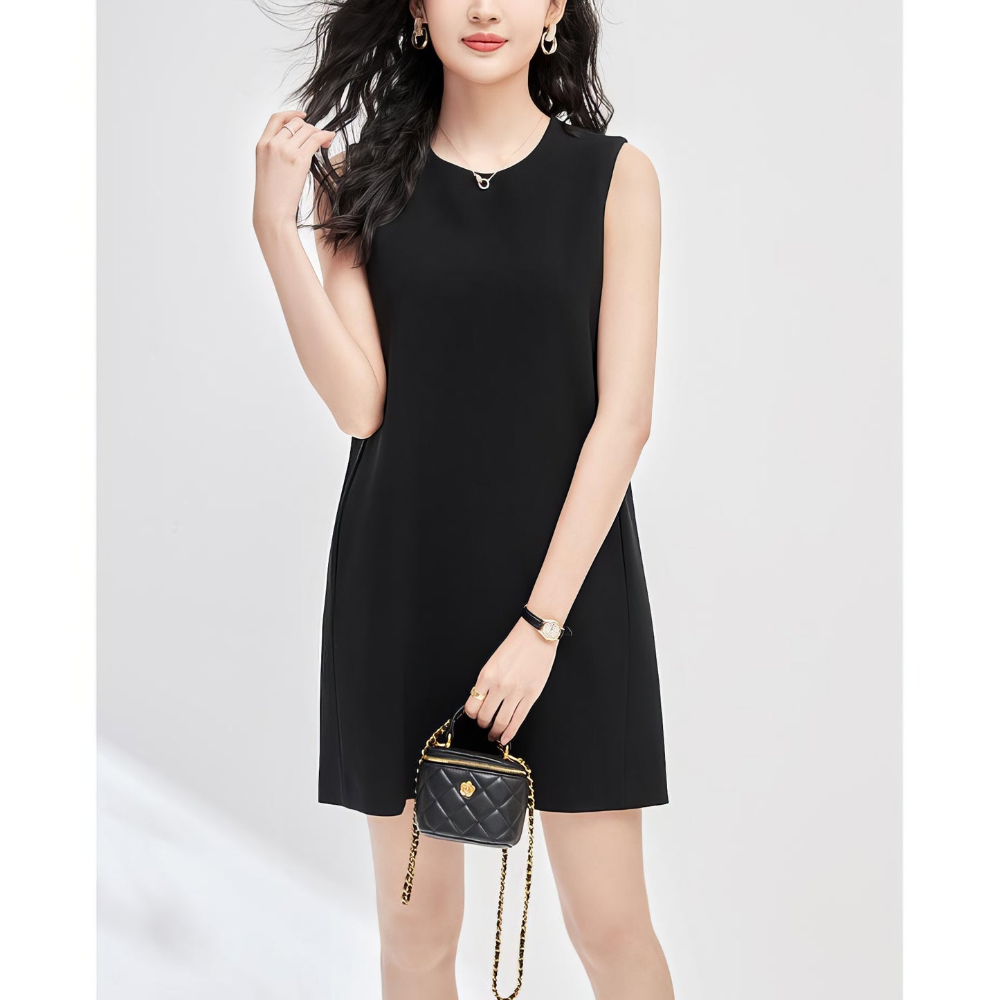 Sleeveless Minimal Black Shift Dress
