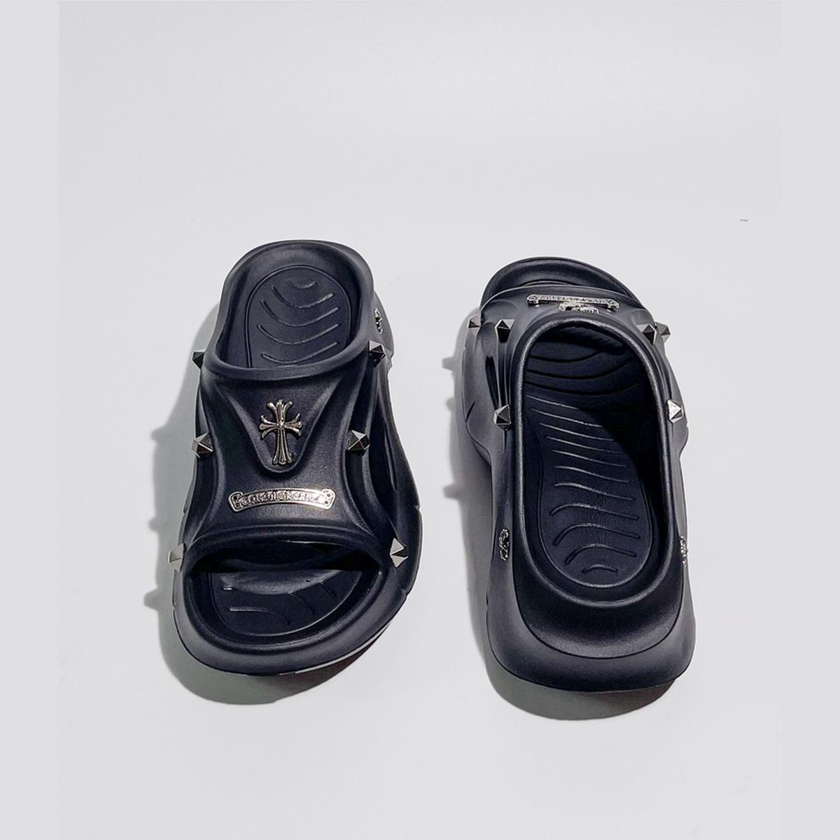 Studded Cyber Platform Slides