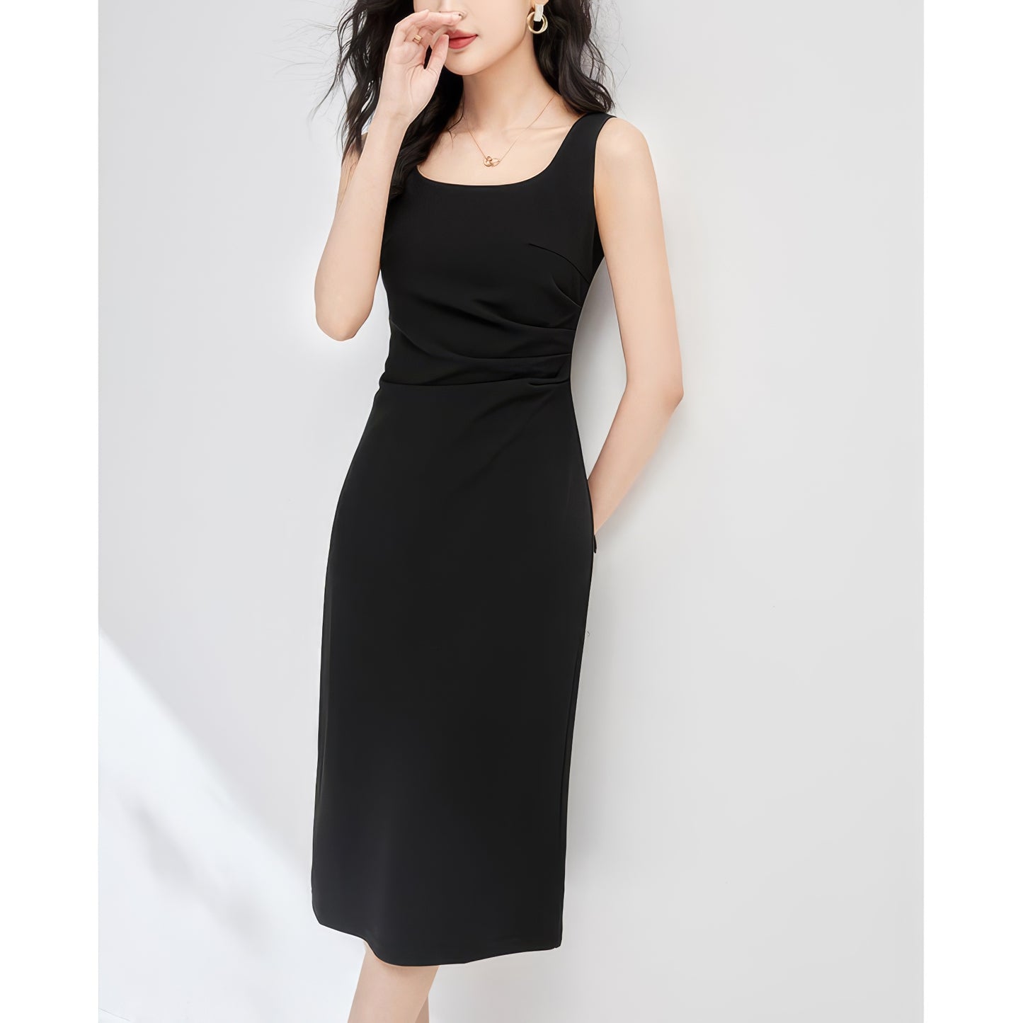 Scoop Neck Sleeveless Black Midi Dress