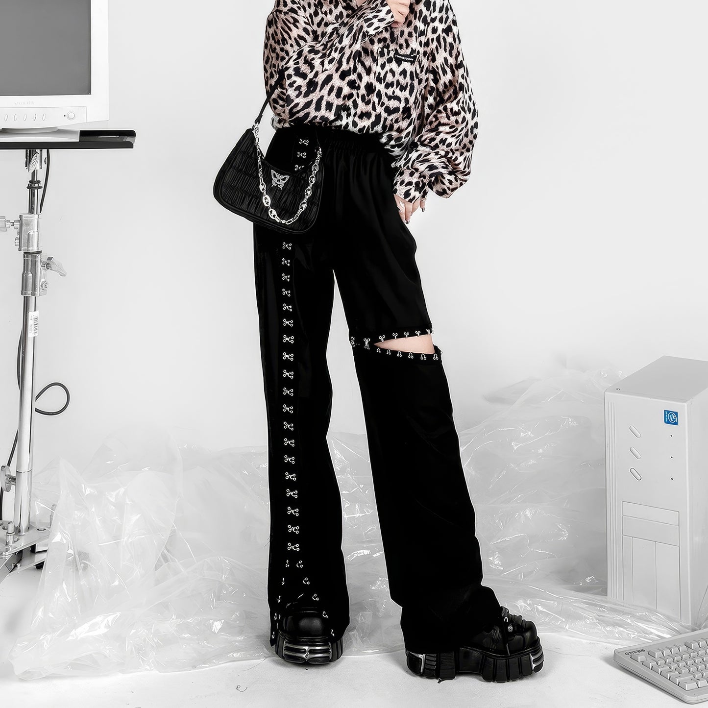 Hook Detail Cutout Wide Leg Pants