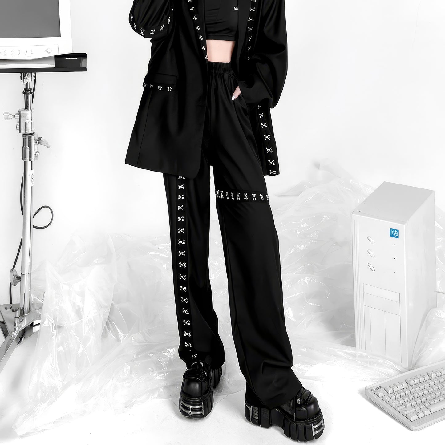 Hook Detail Cutout Wide Leg Pants