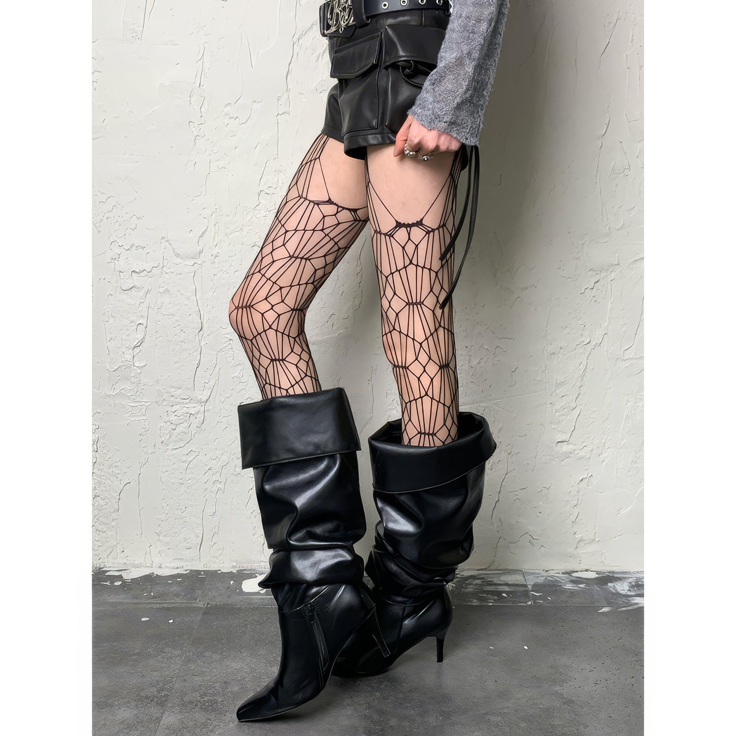 Geometric Web Mesh Tights