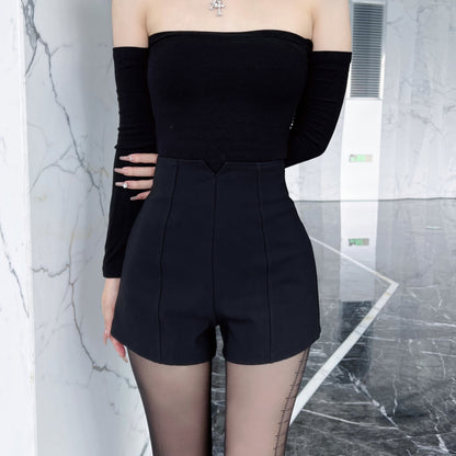 V-Waist Seamline Black Shorts