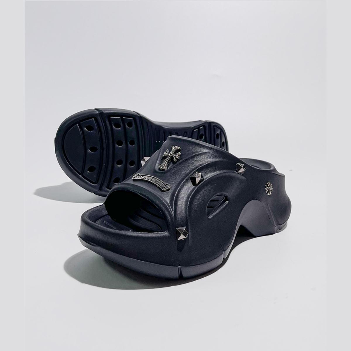 Studded Cyber Platform Slides