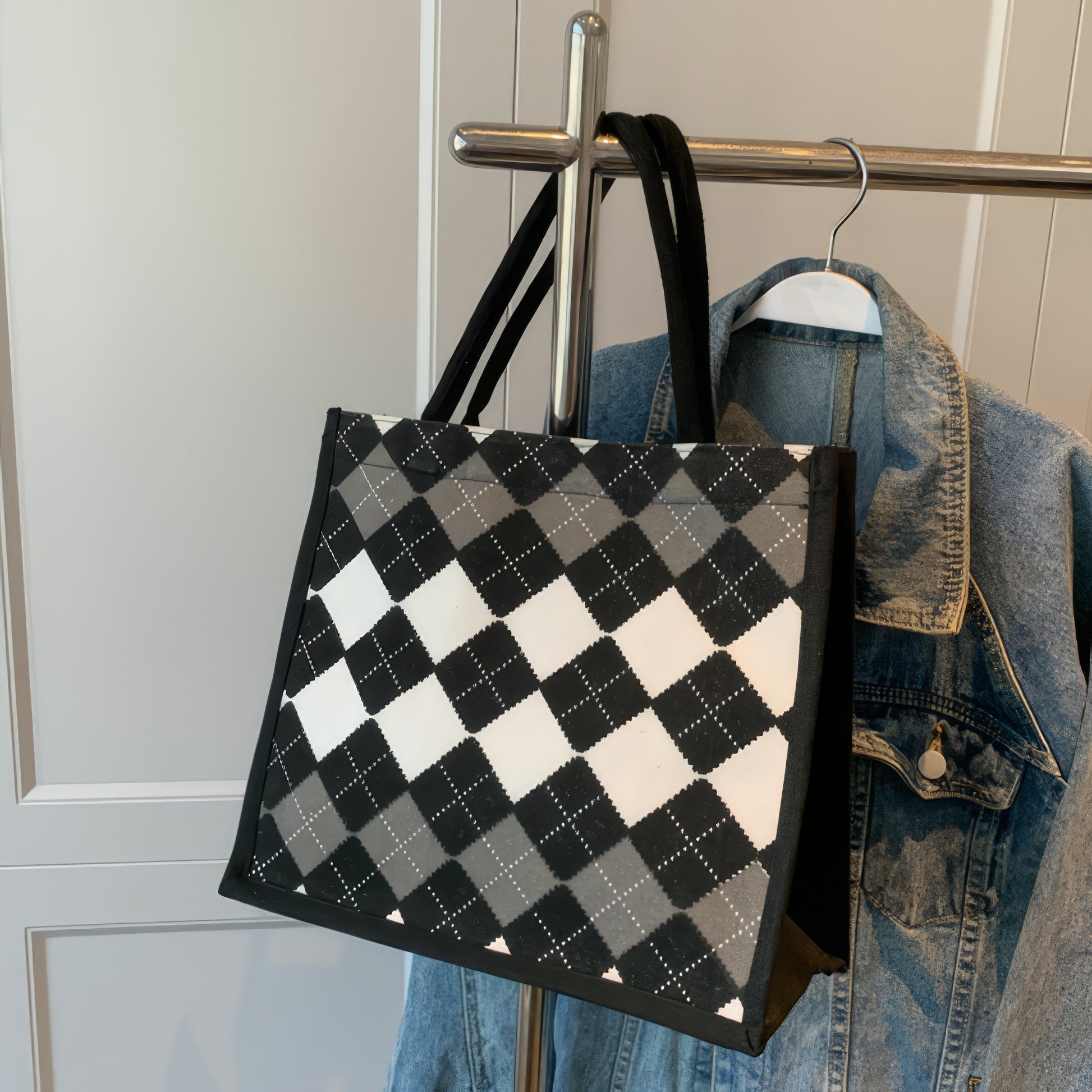 Monochrome Argyle Knit Pattern Tote