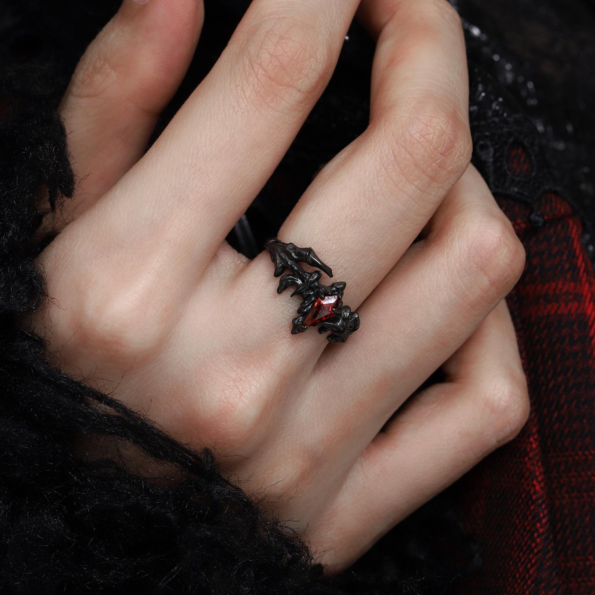 Claw Frame Red Crystal Ring