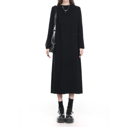 Minimalist Crew Neck Black Midi Dress