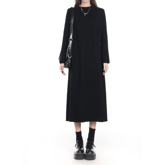 Minimalist Crew Neck Black Midi Dress