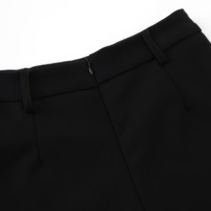 Chain Detail High-Waisted Black Shorts
