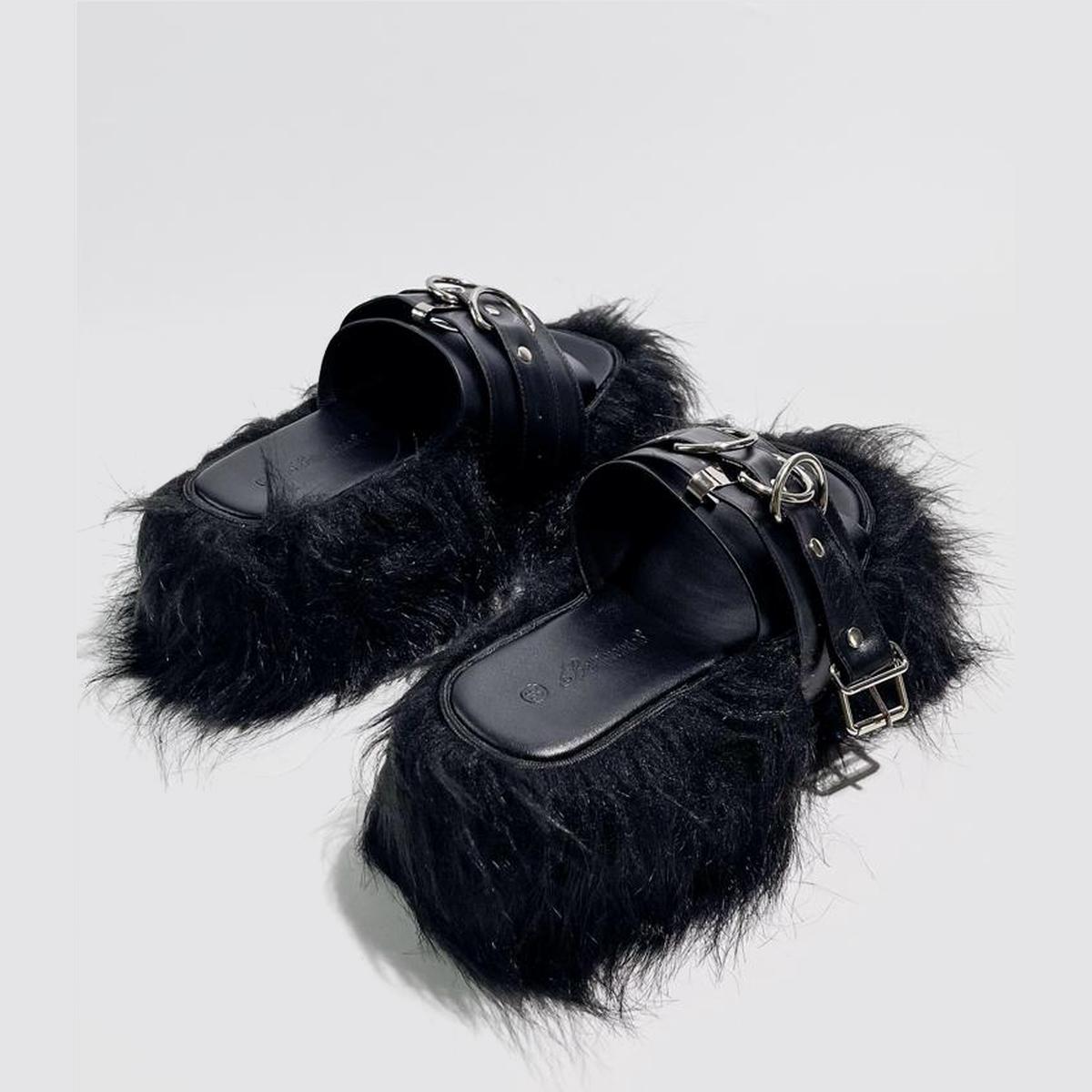Black Furry Buckle Platform Slides