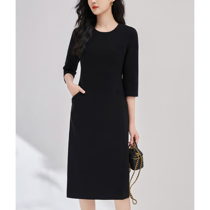 Minimal Seam Pocket Midi Dress