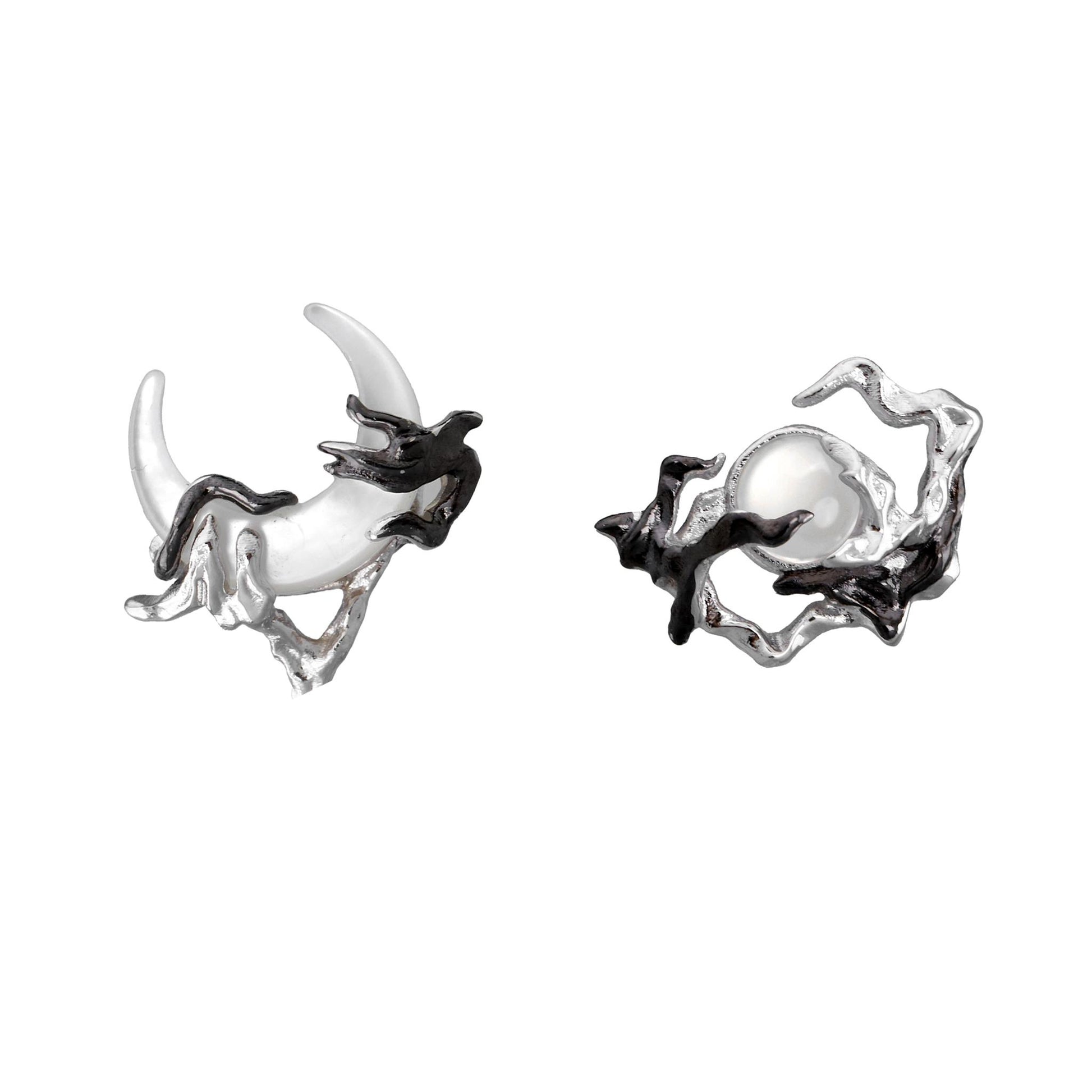 Moon Claw Pearl Mismatch Earrings