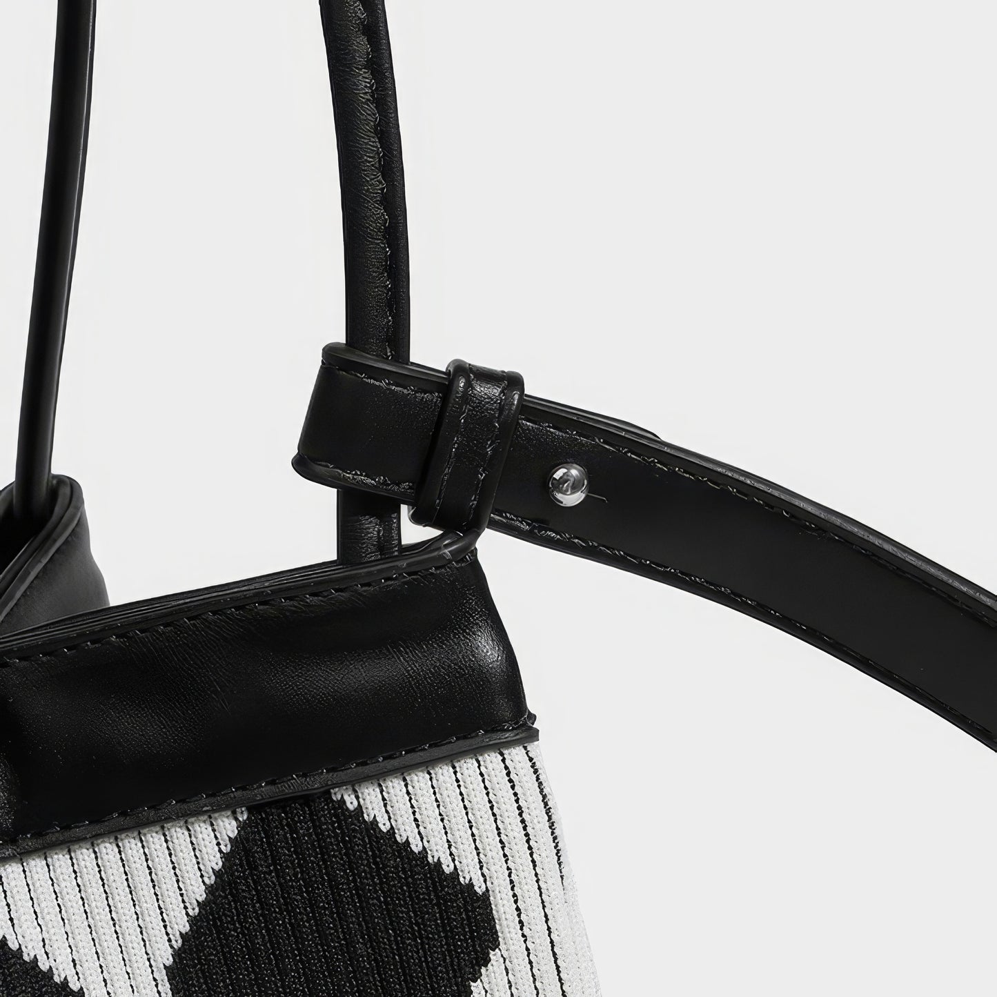 Wavy Checkered Knit Shoulder Bag
