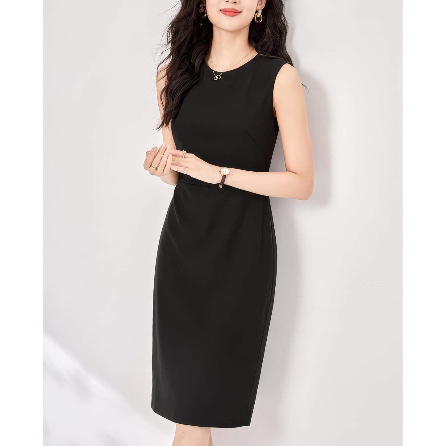Sleeveless Pencil Silhouette Black Midi Dress