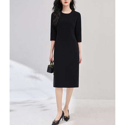 Minimal Seam Pocket Midi Dress