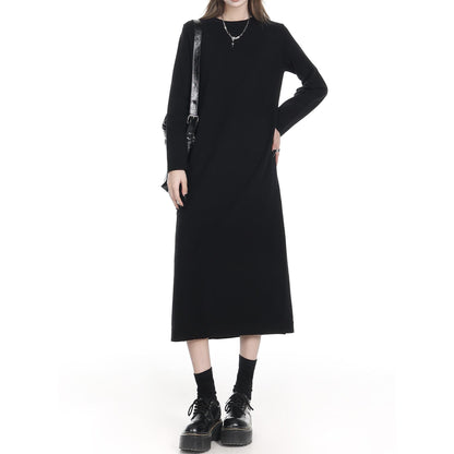 Minimalist Crew Neck Black Midi Dress
