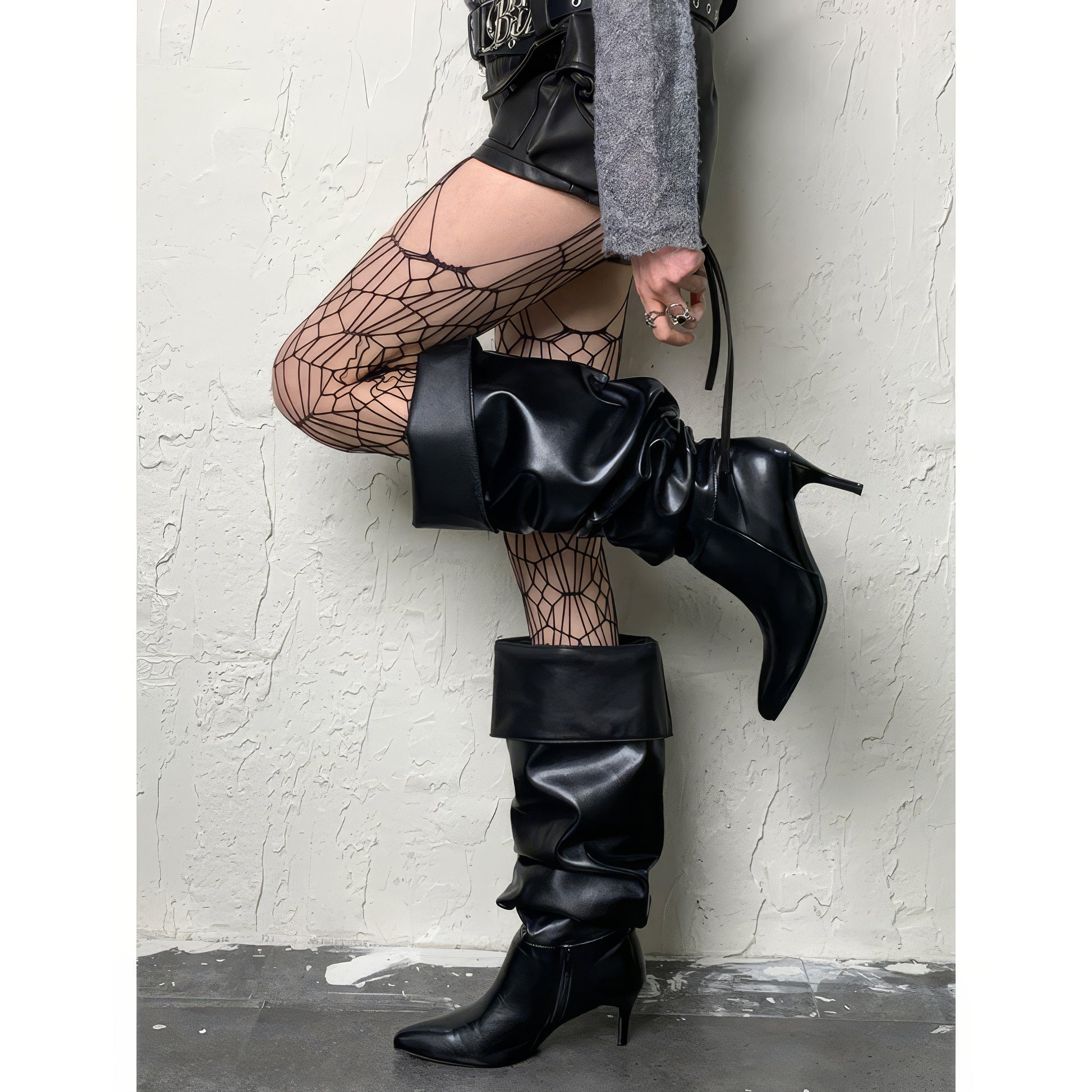 Geometric Web Mesh Tights
