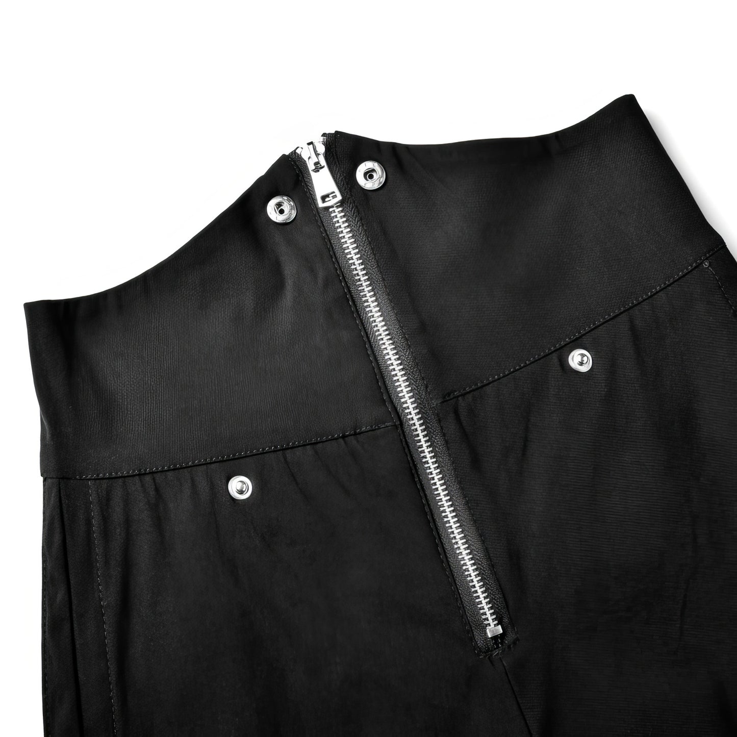 Front Zip V-Waist Ruched Black Shorts