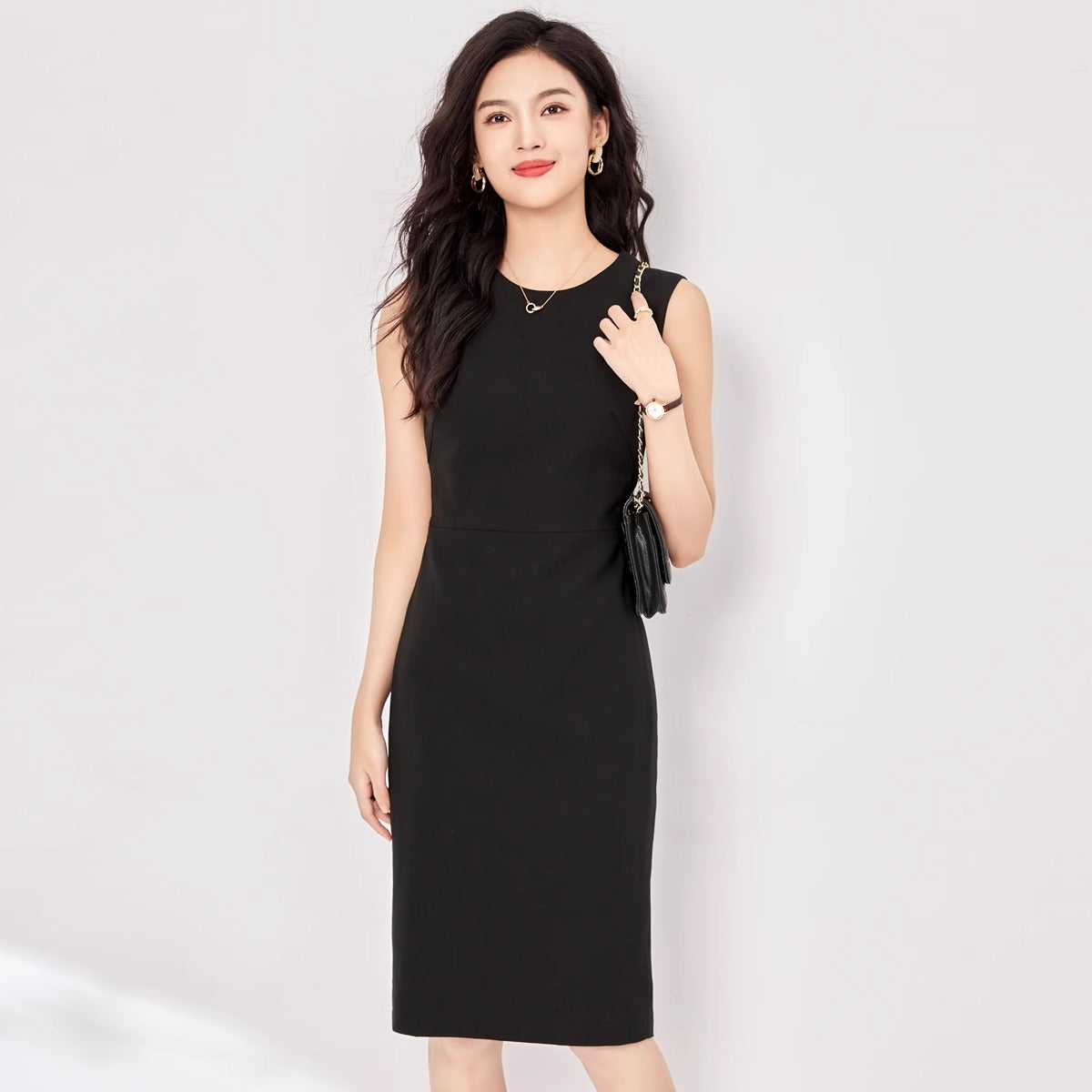 Sleeveless Pencil Silhouette Black Midi Dress